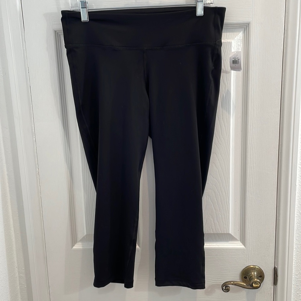 NWT Old Navy Mid Rise Crop Leggings Size Large